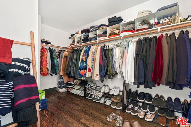 849 S Broadway, Los Angeles CA: https://media.crmls.org/mediaz/a4800f69-4552-4c20-943b-b31a95176265.jpg