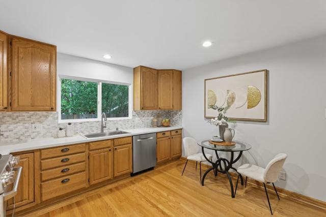 1463 Greenwood Avenue, San Carlos CA: https://media.crmls.org/mediaz/a48026e0-6f39-4baa-a879-bec172eeef7a.jpg
