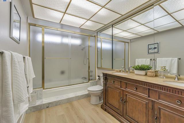 36 Barcelona Ct, Danville CA: https://media.crmls.org/mediaz/a480354d-9309-4d25-a68f-4f3177069f08.jpg