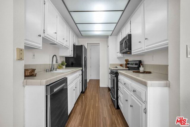 11965 Gorham Avenue, Los Angeles CA: https://media.crmls.org/mediaz/a480b248-859d-4e37-9113-654cc3ad8bc3.jpg
