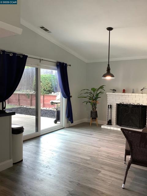 4041 Saint Andrews Way, Antioch CA: https://media.crmls.org/mediaz/a480d673-6408-4612-9131-2b4cddb01204.jpg