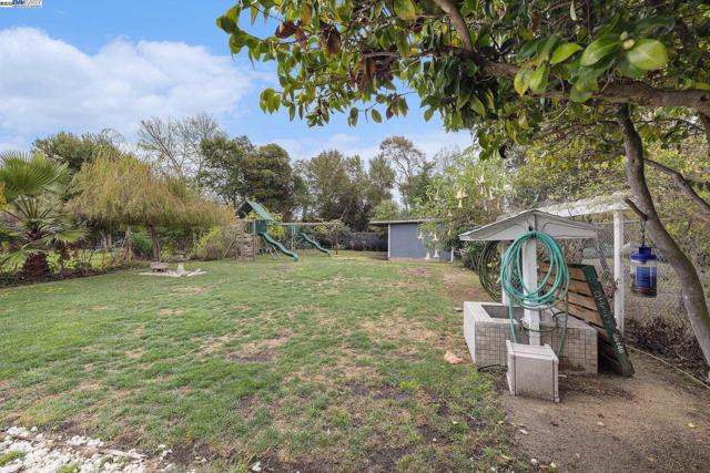 2036 brookside Dr, San Pablo CA: https://media.crmls.org/mediaz/a480e2ce-1b92-4a16-bc8a-0977eebe39cd.jpg