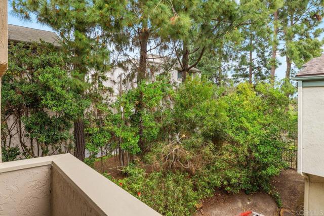 3330 Caminito Eastbluff, La Jolla CA: https://media.crmls.org/mediaz/a4817843-aa14-408e-a3c9-6812419312d8.jpg