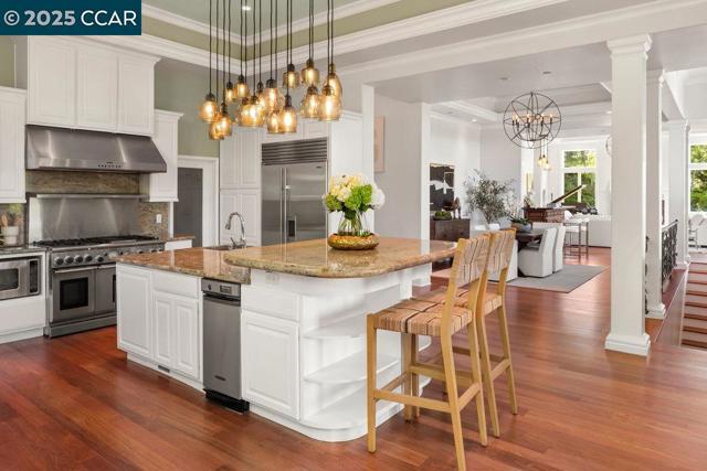 128 Oak Rd, Orinda CA: https://media.crmls.org/mediaz/a481e5c5-b018-474d-9472-bf5d42265ae9.jpg