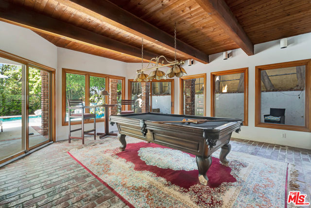 5025 Delita Place, Woodland Hills CA: https://media.crmls.org/mediaz/a481ec63-a34d-44ac-85b8-c26b8173059f.jpg