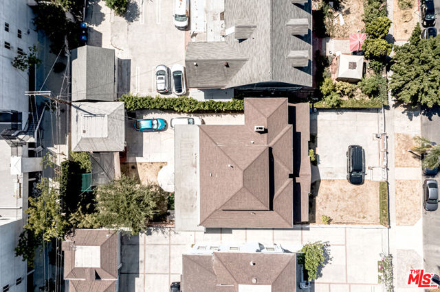 450 S Serrano Avenue, Los Angeles CA: https://media.crmls.org/mediaz/a4829c12-beb3-4ca2-bb71-83a0657419b7.jpg