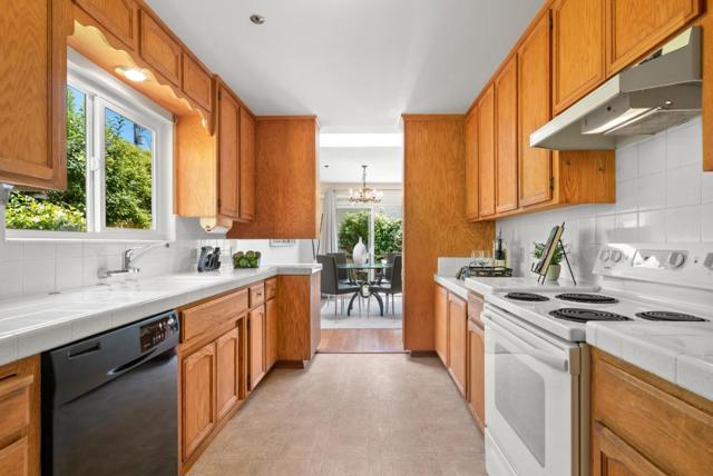816 Pelton Avenue, Santa Cruz CA: https://media.crmls.org/mediaz/a482c31b-e838-4417-a3bf-c0bcb0f8f202.jpg