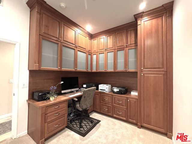 458 S Clark Drive, Beverly Hills CA: https://media.crmls.org/mediaz/a482e5ff-38e8-4c23-8670-8e39aa4dc094.jpg