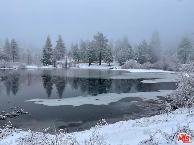 2337 Lookout Drive,  CA: https://media.crmls.org/mediaz/a48307b7-f23b-4c61-bf34-e2b963381f85.jpg