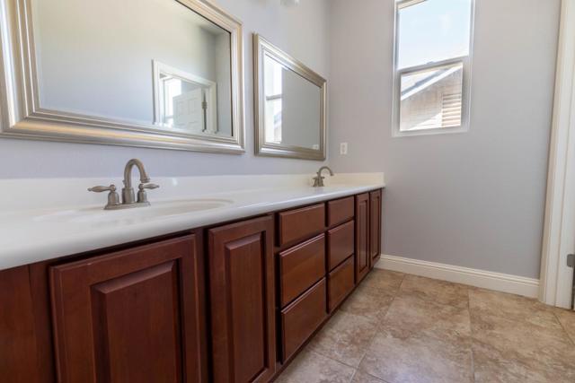 491 Danbury Place, Lathrop CA: https://media.crmls.org/mediaz/a483ac7b-b2d6-4d03-ae34-78c08de2906b.jpg