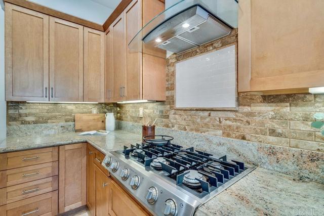 Detail Gallery Image 20 of 57 For 4529 Cove Dr #101,  Carlsbad,  CA 92008 - 4 Beds | 3/1 Baths