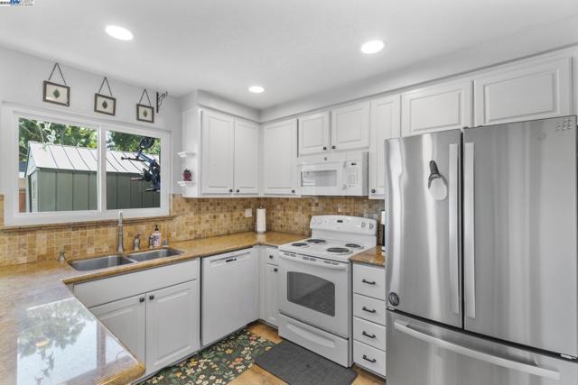 1479 Spring Valley Cmn, Livermore CA: https://media.crmls.org/mediaz/a483e5e9-fd6e-40b0-af46-2f06150b9ed7.jpg