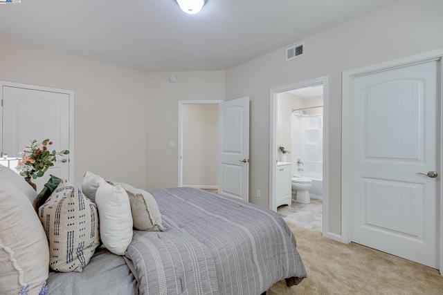 2528 AMANTEA WAY, Dublin CA: https://media.crmls.org/mediaz/a4846dce-33bc-4b06-a1cf-c65da885b987.jpg
