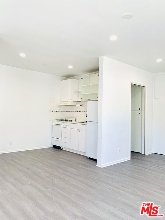 11559 Cumpston Street, North Hollywood CA: https://media.crmls.org/mediaz/a484b54b-226b-4e59-bbce-e0362b01573b.jpg