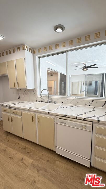 14144 Dickens Street, Sherman Oaks CA: https://media.crmls.org/mediaz/a484c995-c8bd-49c0-9a6c-87d2dc78653b.jpg