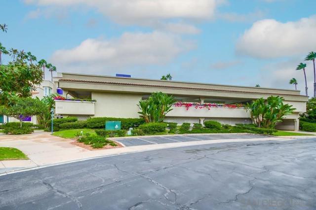 12122 Royal Birkdale Row, San Diego CA: https://media.crmls.org/mediaz/a48571ce-8194-4fc6-9d70-0ab1bae8517a.jpg