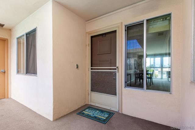 5015 Cape May Ave, San Diego CA: https://media.crmls.org/mediaz/a485d661-7894-4954-9634-57573fdfc8b4.jpg