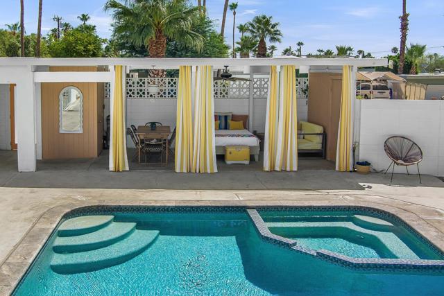 633 S Canon Drive, Palm Springs CA: https://media.crmls.org/mediaz/a4861195-2062-473b-827e-38abef1aa2df.jpg