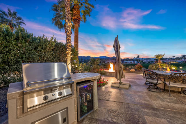 50605 Verano Drive, La Quinta CA: https://media.crmls.org/mediaz/a4873a31-e862-45bd-83bd-960c87d359b3.jpg