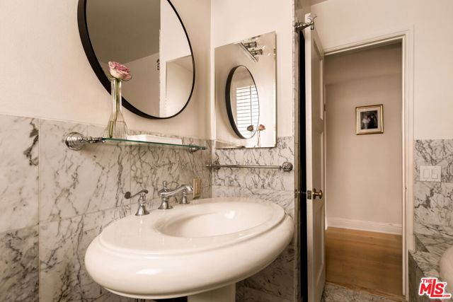 1424 North Crescent Heights Boulevard, 50 photo 28