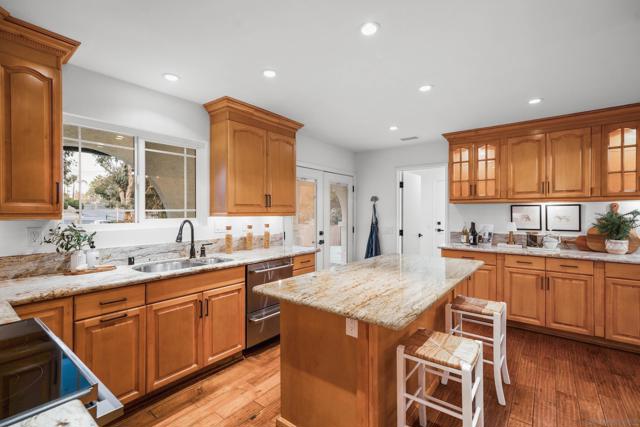 3226 Summit Drive, Escondido CA: https://media.crmls.org/mediaz/a4877a29-afc5-43d6-be74-14965a84e64f.jpg