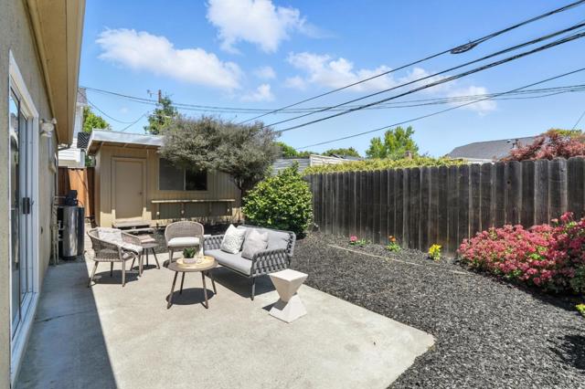 946 Laguna Avenue, Burlingame CA: https://media.crmls.org/mediaz/a488c7b9-ada0-4caa-a7c5-d781355bcaae.jpg