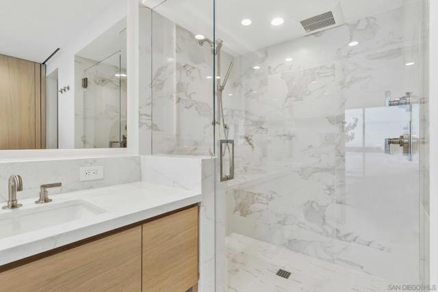 1830 Avenida Del Mundo, Coronado CA: https://media.crmls.org/mediaz/a488cc47-cd91-4540-bfa0-549b20b853f8.jpg