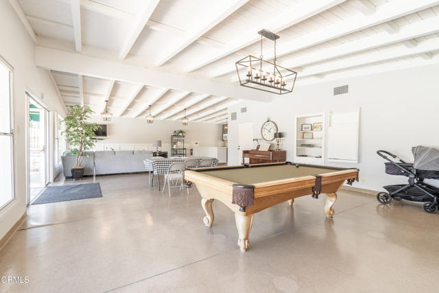 1075 Loma Drive, Ojai CA: https://media.crmls.org/mediaz/a488f26b-33ca-460b-b17d-17fb1eeb5281.jpg