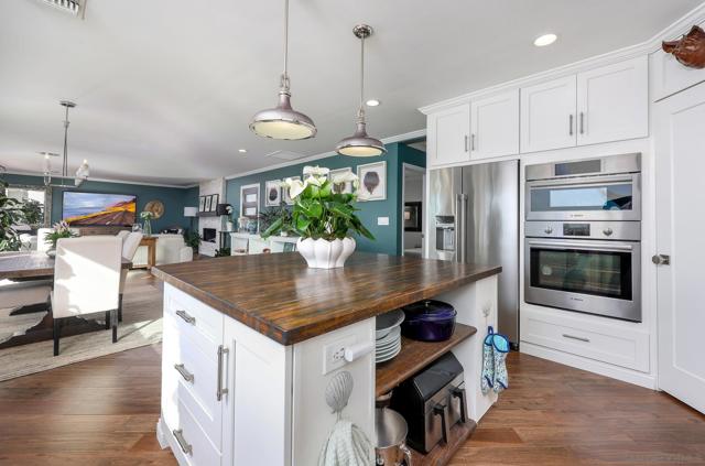 4788 Lee Ave, La Mesa CA: https://media.crmls.org/mediaz/a48993b9-cbd6-48c9-a5df-ae596290bc7a.jpg