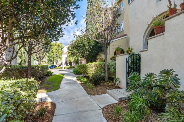 2220 Huntington Point Rd, Chula Vista, California 91914, 2 Bedrooms Bedrooms, ,2 BathroomsBathrooms,Condominium,For Sale,Huntington Point Rd,250020804SD