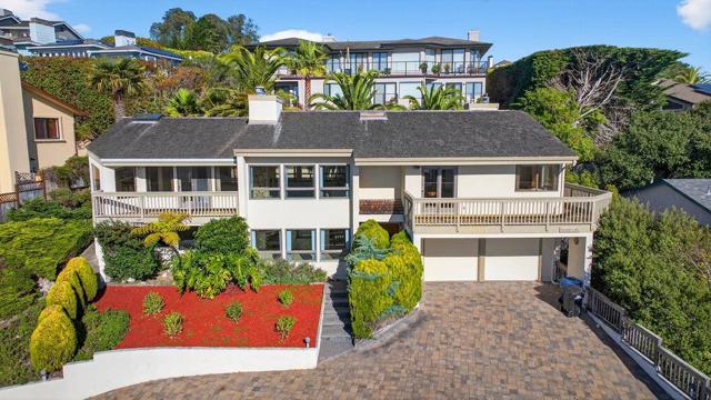 3475 Edgefield Place, Carmel CA: https://media.crmls.org/mediaz/a48b3eee-740d-4e48-b047-2d7174a4dc8a.jpg