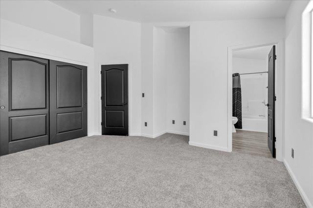 1250 Greenleaf Loop, Greenfield CA: https://media.crmls.org/mediaz/a48becfc-5395-42bb-b7a5-bb7d75d47310.jpg