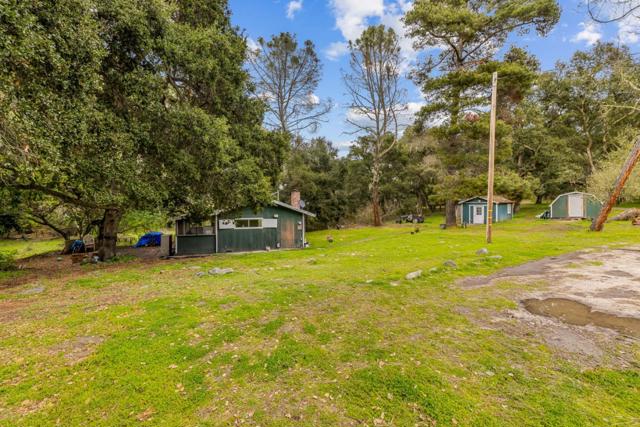 28750 Underwood Road, Salinas CA: https://media.crmls.org/mediaz/a48c3eb8-2a2f-447a-9dc9-13dd7b5d9b89.jpg