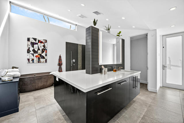 49120 Sunrose Lane, Palm Desert CA: https://media.crmls.org/mediaz/a48c4c15-a230-4ee0-9361-58a8a6afcb3f.jpg