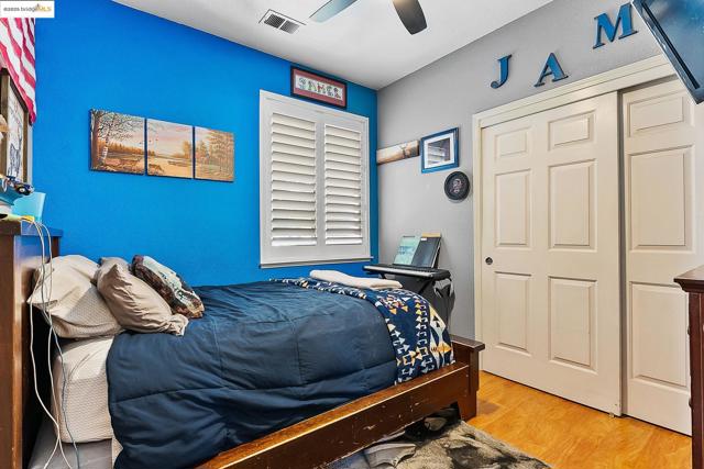 1126 Deerpark Rd, Oakley CA: https://media.crmls.org/mediaz/a48c5f56-5a76-4cb2-83f5-a7c51b145638.jpg