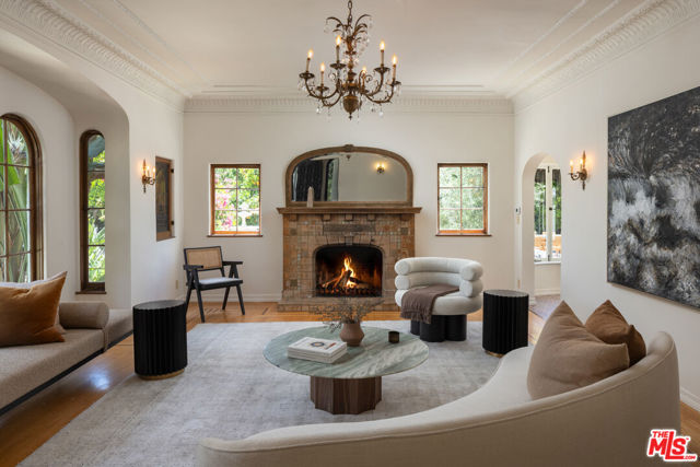 205 S Lomita Avenue, Ojai CA: https://media.crmls.org/mediaz/a48cba9c-9a57-467f-b8eb-2a5bfa438a89.jpg