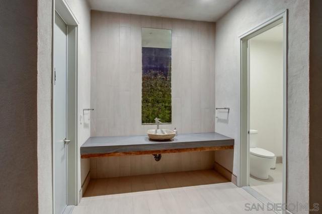 2885 Gate Three Place, Chula Vista CA: https://media.crmls.org/mediaz/a48cbab8-92f5-4bcf-a9bc-42acf8e93a4f.jpg
