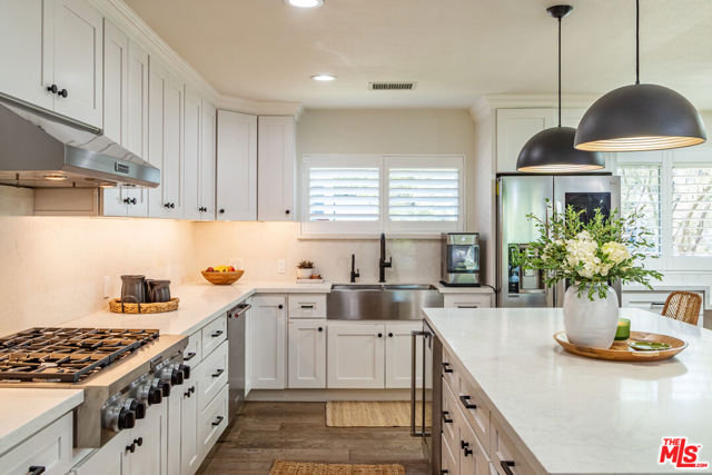 5 Bed Home for Sale in Los Angeles, California