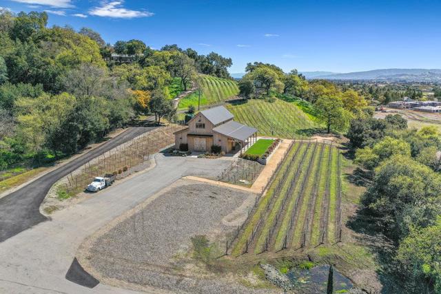 18290 Cochrane Road, Morgan Hill CA: https://media.crmls.org/mediaz/a48dbf7b-a799-4065-ba78-e72acd2e4bd5.jpg