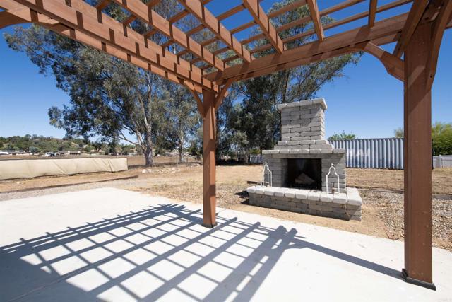 1355 Franklin Lane, Ramona CA: https://media.crmls.org/mediaz/a48dc8d4-703e-4c67-bb90-460101df884d.jpg