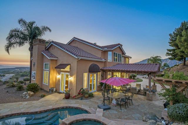 15718 Creek Hills Road, El Cajon CA: https://media.crmls.org/mediaz/a48e370f-c8db-443c-b9a2-6ddb25634c65.jpg