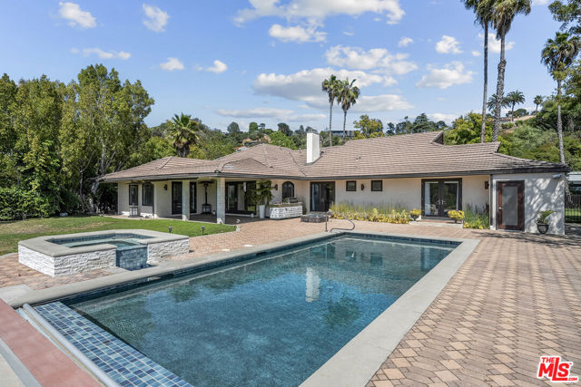 405 Evelyn Place, Beverly Hills CA: https://media.crmls.org/mediaz/a48e9894-6d96-469e-aa82-a38f7231d508.jpg