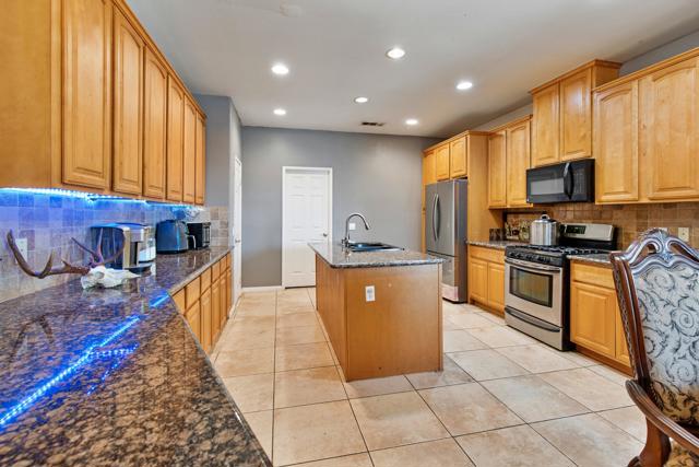 1239 Red Sea Avenue, Thermal CA: https://media.crmls.org/mediaz/a490557e-88a2-4872-b819-ebdedc1091d9.jpg
