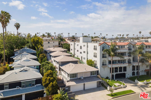 7127 Ramsgate Avenue, Los Angeles CA: https://media.crmls.org/mediaz/a490fa5d-e54d-4578-b339-6e42821fc788.jpg