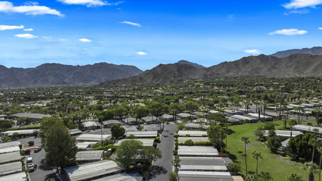 49305 Hwy 74 Spc 49, Palm Desert CA: https://media.crmls.org/mediaz/a4915119-a6e7-4530-bc56-8691831e2fd5.jpg