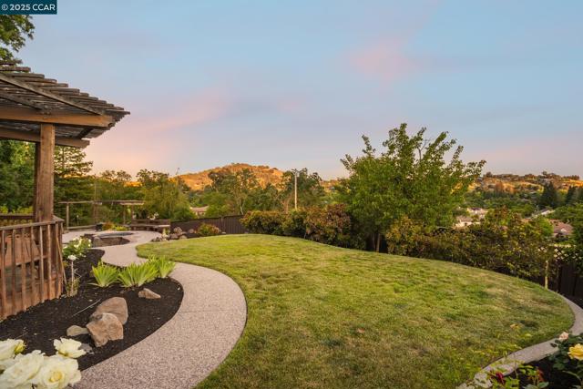 15 Blemer Ct, Danville CA: https://media.crmls.org/mediaz/a4917b24-768c-4b9f-a1d0-d96ddc97c8cd.jpg