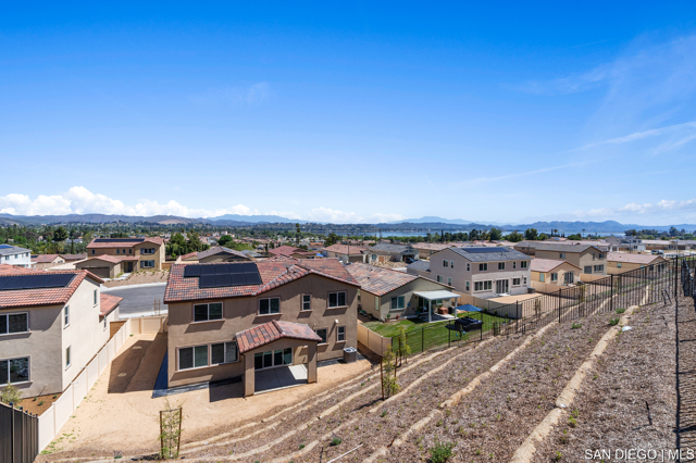 15221 DAWNING CT, Lake Elsinore CA: https://media.crmls.org/mediaz/a49242f0-ce2c-4e44-951b-0b40f41e3e15.jpg