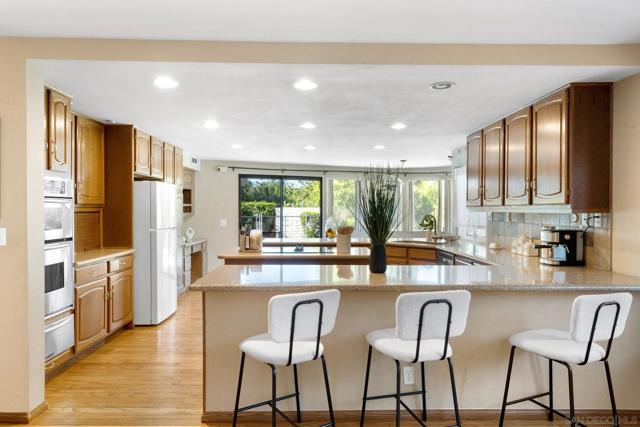 12417 Shropshire Lane, San Diego CA: https://media.crmls.org/mediaz/a4929915-fb96-478a-83af-e99ec8a54afb.jpg