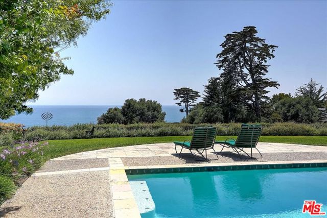 4099 Creciente Drive, Santa Barbara CA: https://media.crmls.org/mediaz/a4948f18-5d93-44f8-a983-62b387e24c30.jpg