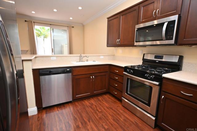 Detail Gallery Image 5 of 26 For 2825 W Canyon Ave, San Diego,  CA 92123 - 3 Beds | 2/1 Baths